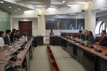 写真2:トチ外務副大臣との会談の様子