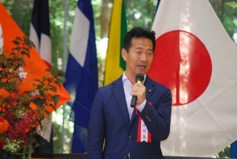 (写真)岡本政務官による挨拶