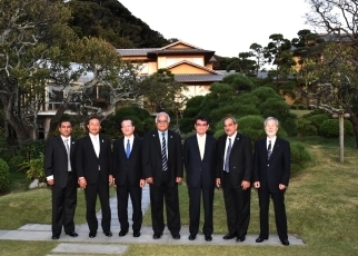 河野外務大臣とミクロネシア連邦大統領1