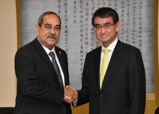 河野外務大臣とミクロネシア連邦大統領2