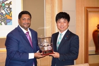 中根外務副大臣とウィジャヤワルダナ・スリランカ国防担当国務大臣との昼食会1