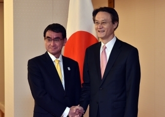 李洙勲次期駐日韓国大使による河野外務大臣表敬1
