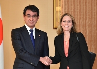 ヒックス戦略問題国際研究所上級副所長による河野外務大臣表敬1