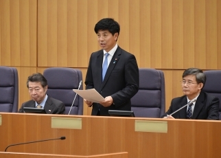 「中国青年アニメ漫画家訪日団」による中根外務副大臣表敬2