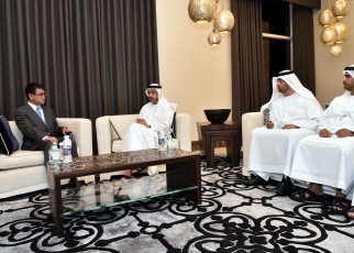 写真：河野外務大臣は，アブダッラー・ビン・ザーイド・アール・ナヒヤーンUAE外務・国際協力大臣との会談の様子