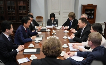 写真2:日・エストニア首脳会談