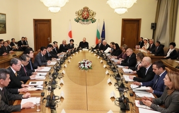 日本企業を交えた拡大首脳会合<br>(写真提供:内閣広報室)