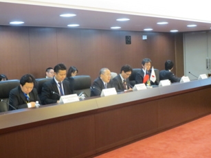 (写真2)第4回日・チェコ科学技術協力合同委員会の開催 委員会の様子