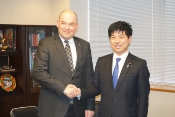 中根外務副大臣とジェネリック・ポーランド外務副大臣との会談