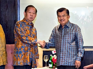 (写真3)カッラ副大統領との会談