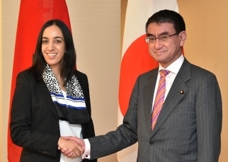 ブーアイダ・モロッコ農業・海洋漁業・地方開発・水・森林大臣付海洋漁業担当閣外大臣による河野外務大臣表敬1