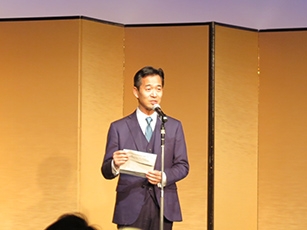 (写真1)岡本外務大臣政務官の挨拶