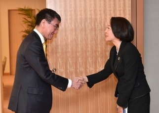 水鳥次期防災担当国連事務次長補兼事務総長特別代表による河野外務大臣表敬1