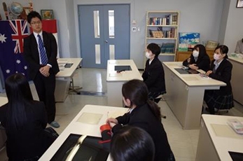 (写真2)高校講座の様子(桜の聖母学院高等学校)
