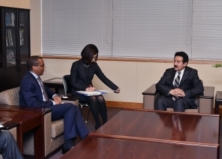 佐藤外務副大臣とマサーノ・アンゴラ中央銀行総裁との会談3