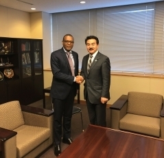 佐藤外務副大臣とマサーノ・アンゴラ中央銀行総裁との会談2