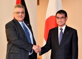 グネイム・パレスチナ水公社長官による河野外務大臣表敬2