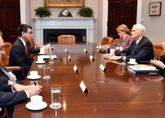 ペンス米国副大統領への表敬