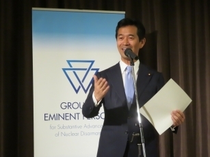 岡本政務官(写真2)