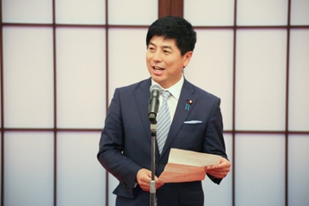 (写真1)中根副大臣の挨拶の様子