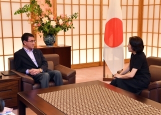 水鳥防災担当国連事務次長補兼事務総長特別代表による河野外務大臣表敬2