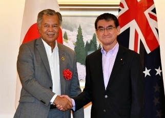 日・クック外相会談1