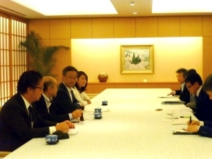 外国人労働者政策に関する民間有識者による河野外務大臣表敬2