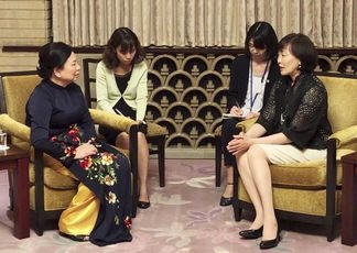 安倍総理夫人とヒエン夫人との懇談