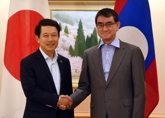 日・ラオス外相会談1