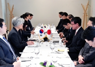 日韓外相昼食会(会談)