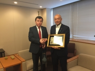 アブドラフマノフ・キルギス共和国外務次官による堀井学外務大臣政務官表敬