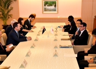 河野外務大臣とチオボー・オーストラリア貿易・観光・投資大臣との会談3