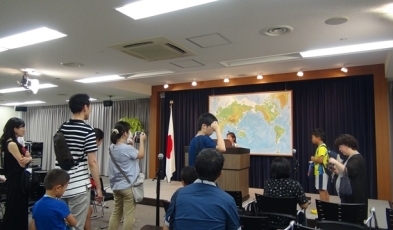 （写真10）記者会見室