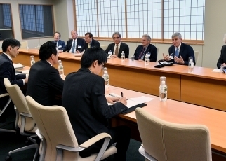 シュワルツBENS(Business Executives for National Security)会長兼CEO(元米空軍参謀総長)一行による佐藤外務副大臣表敬2