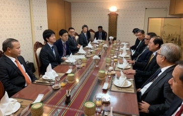 鈴木外務大臣政務官と駐日ASEAN各国大使等との意見交換2