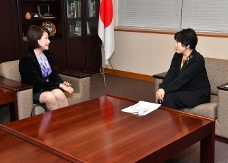 岡井国連開発計画総裁補兼危機局長による阿部外務副大臣表敬