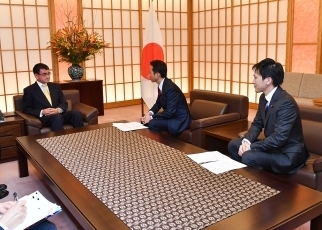 国連世界食糧計画国会議員連盟役員による河野外務大臣表敬2