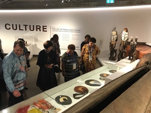 （写真11）パプアニューギニア国立博物館の訪問