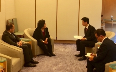 サーロー節子氏による西村内閣官房副長官表敬