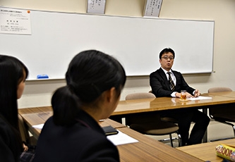 （写真2）高校講座の様子（私立梅花高等学校）