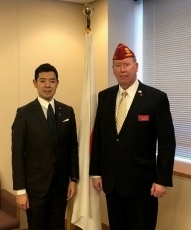 ライスタッド米国在郷軍人会代表一行による辻外務大臣政務官表敬1