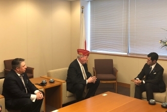 ライスタッド米国在郷軍人会代表一行による辻外務大臣政務官表敬2