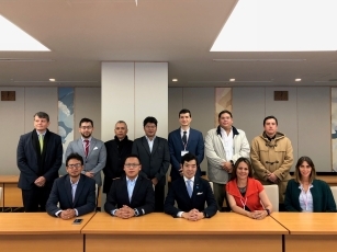 Juntos!!中南米対日理解促進交流プログラム「南米グループ」被招へい者による辻外務大臣政務官表敬