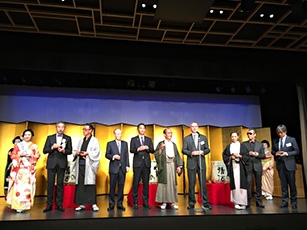 (写真2)乾杯の様子