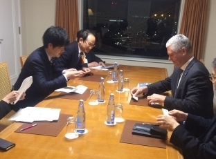 ライスベルマン・グローバル・グリーン成長機構事務局長による鈴木外務大臣政務官表敬