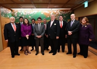 河野外務大臣と米国議会日本研究グループ訪日議員団一行との夕食会