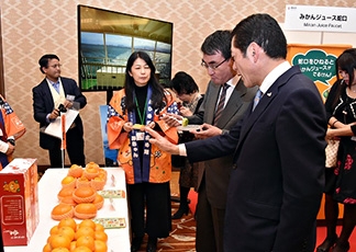 (写真3)かんきつ王国愛媛ブースの様子