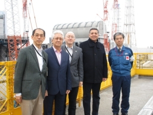 (写真1)福島第一原発視察