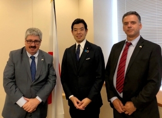 ベルガミノ・ウルグアイ外務次官による辻外務大臣政務官表敬1