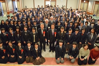 （写真1）登壇者と参加学生